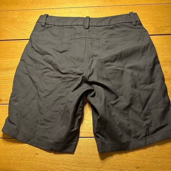 Lululemon gray athletic shorts 30 - Picture 5 of 7